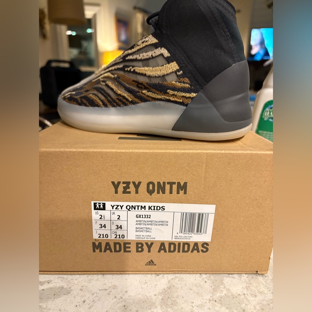 Adidas YZY QNTM Kids Black and Gold Sneakers